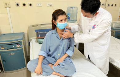 Lần đầu tiên Việt Nam mổ ung thư tuyến giáp bằng robot, không để lại sẹo